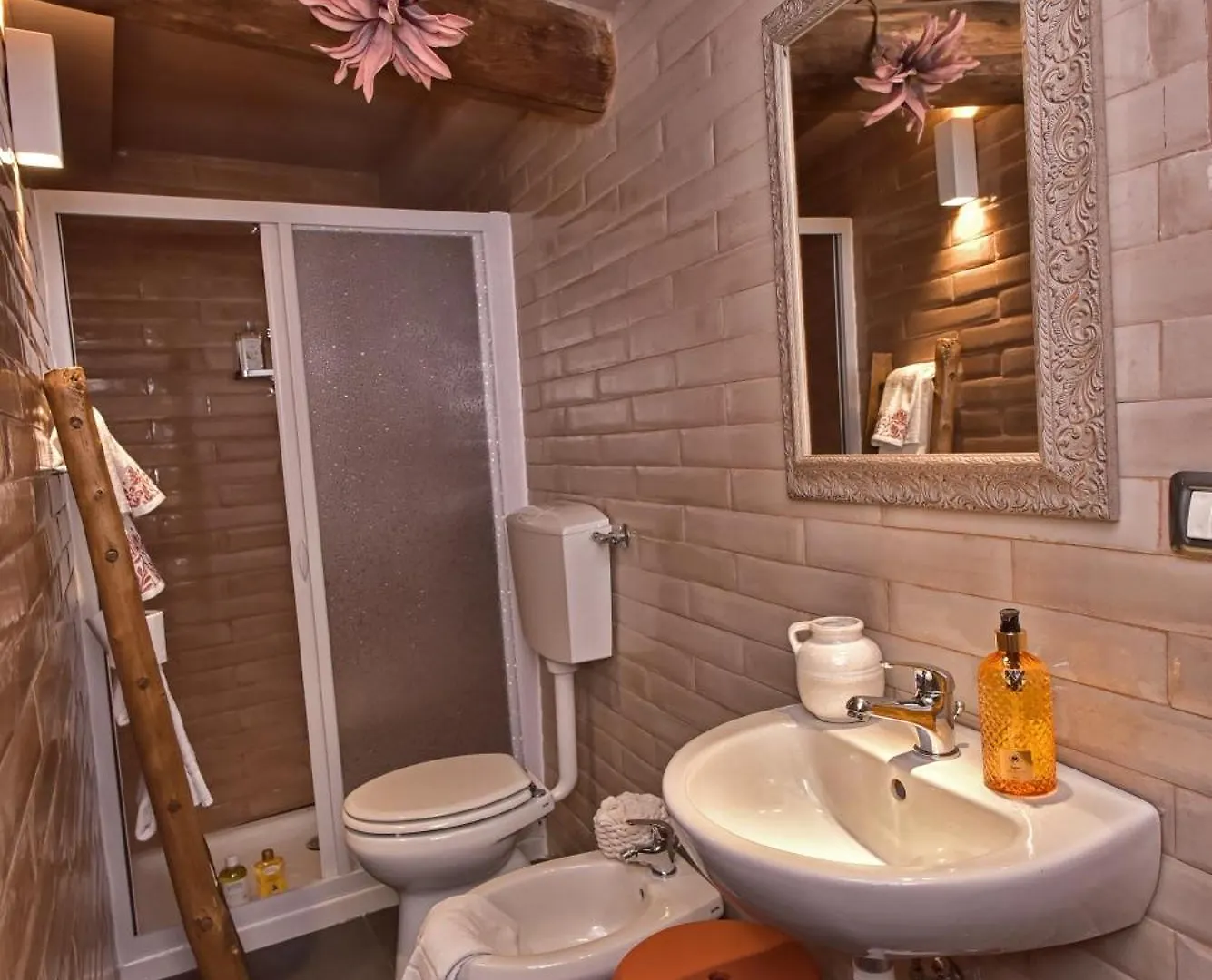 Casa Vacanze Tra I Monti E San Martino Biassa Semesterbostad