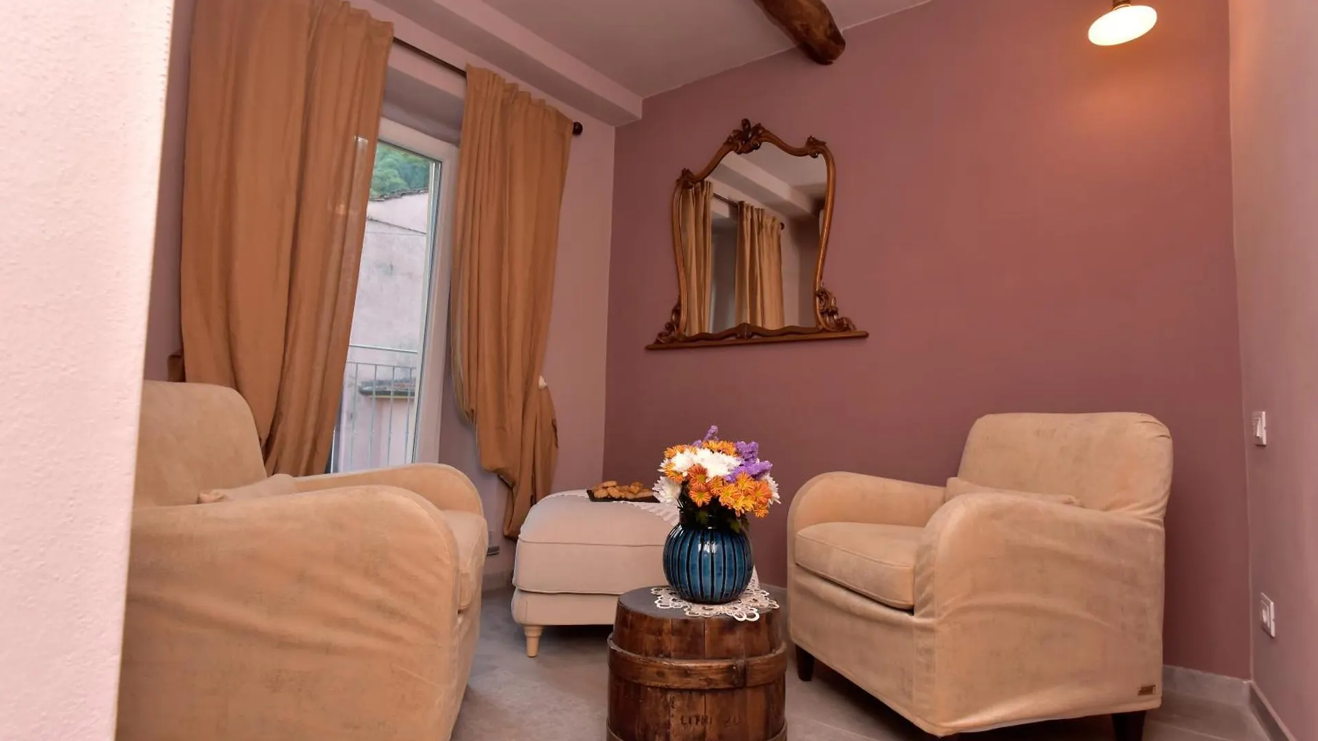 Semesterbostad Casa Vacanze Tra I Monti E San Martino Biassa Italien