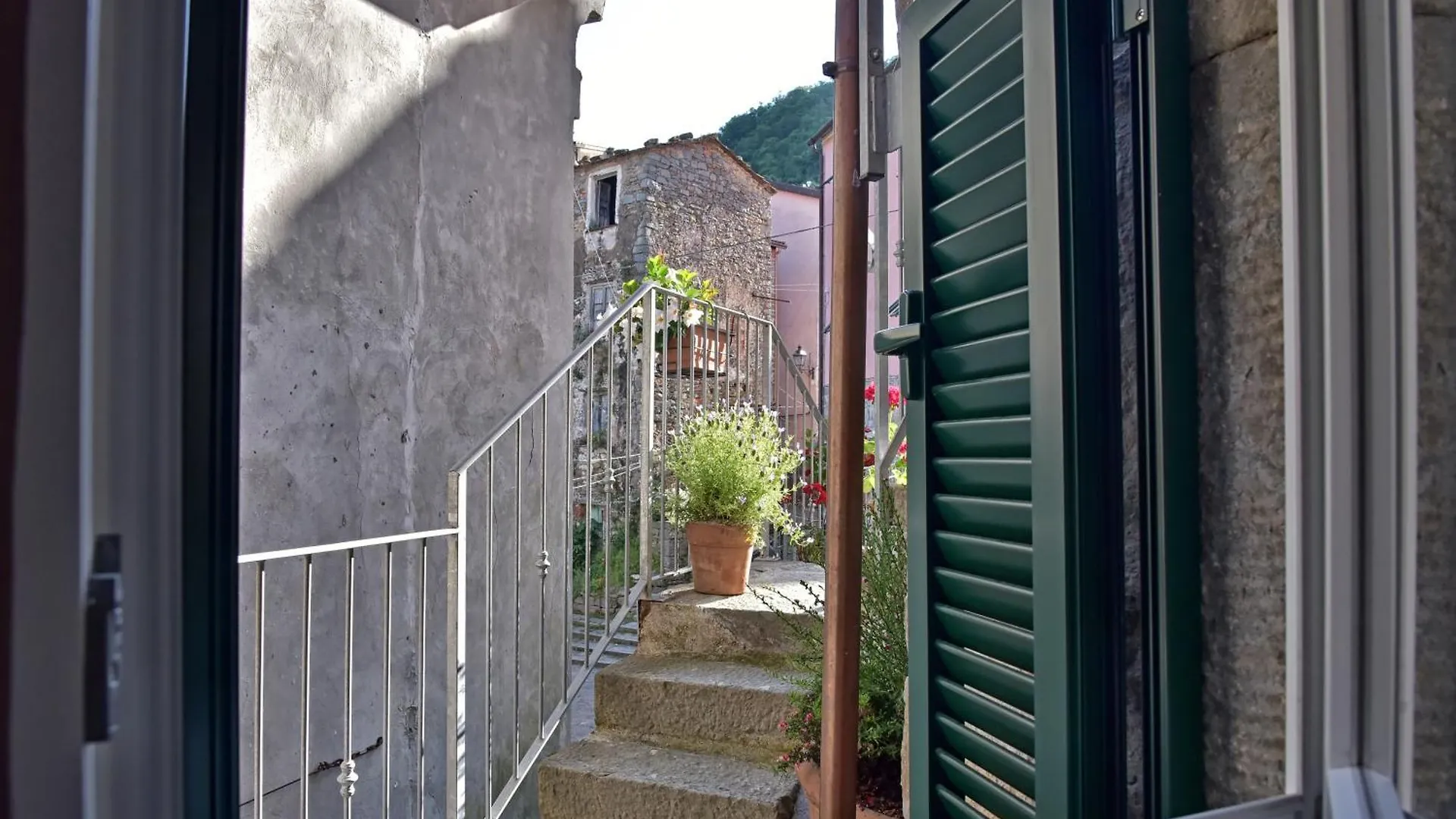 Casa Vacanze Tra I Monti E San Martino Biassa Semesterbostad