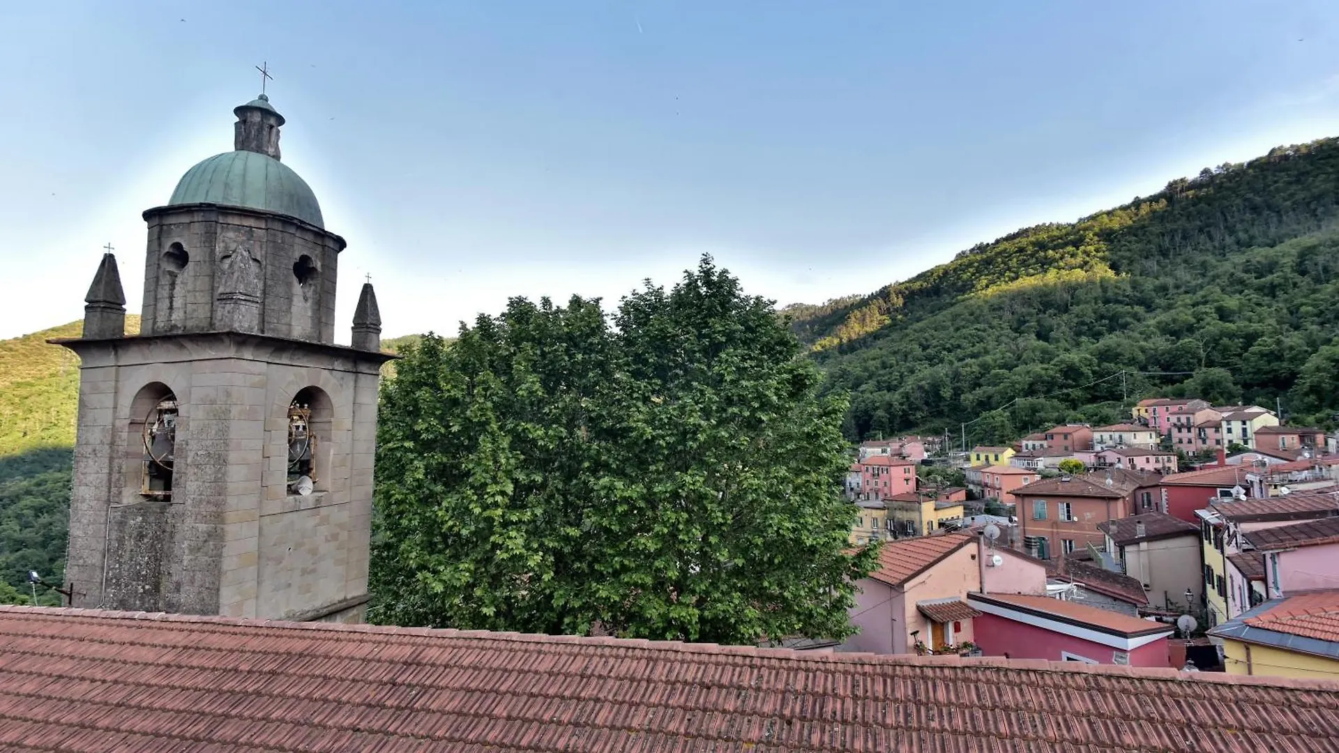 Casa Vacanze Tra I Monti E San Martino Biassa Semesterbostad